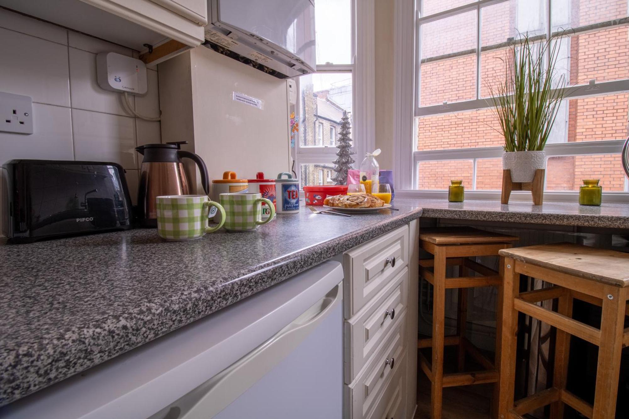 Cosy 2-Bedroom Apartment In Mayfair 8Cb - 4Th Floor No Elevator London Exterior photo
