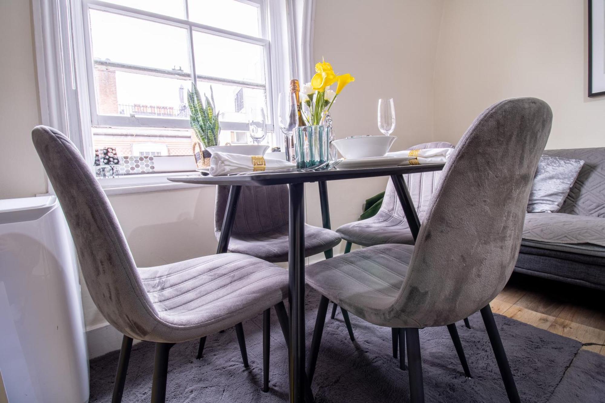 Cosy 2-Bedroom Apartment In Mayfair 8Cb - 4Th Floor No Elevator London Exterior photo