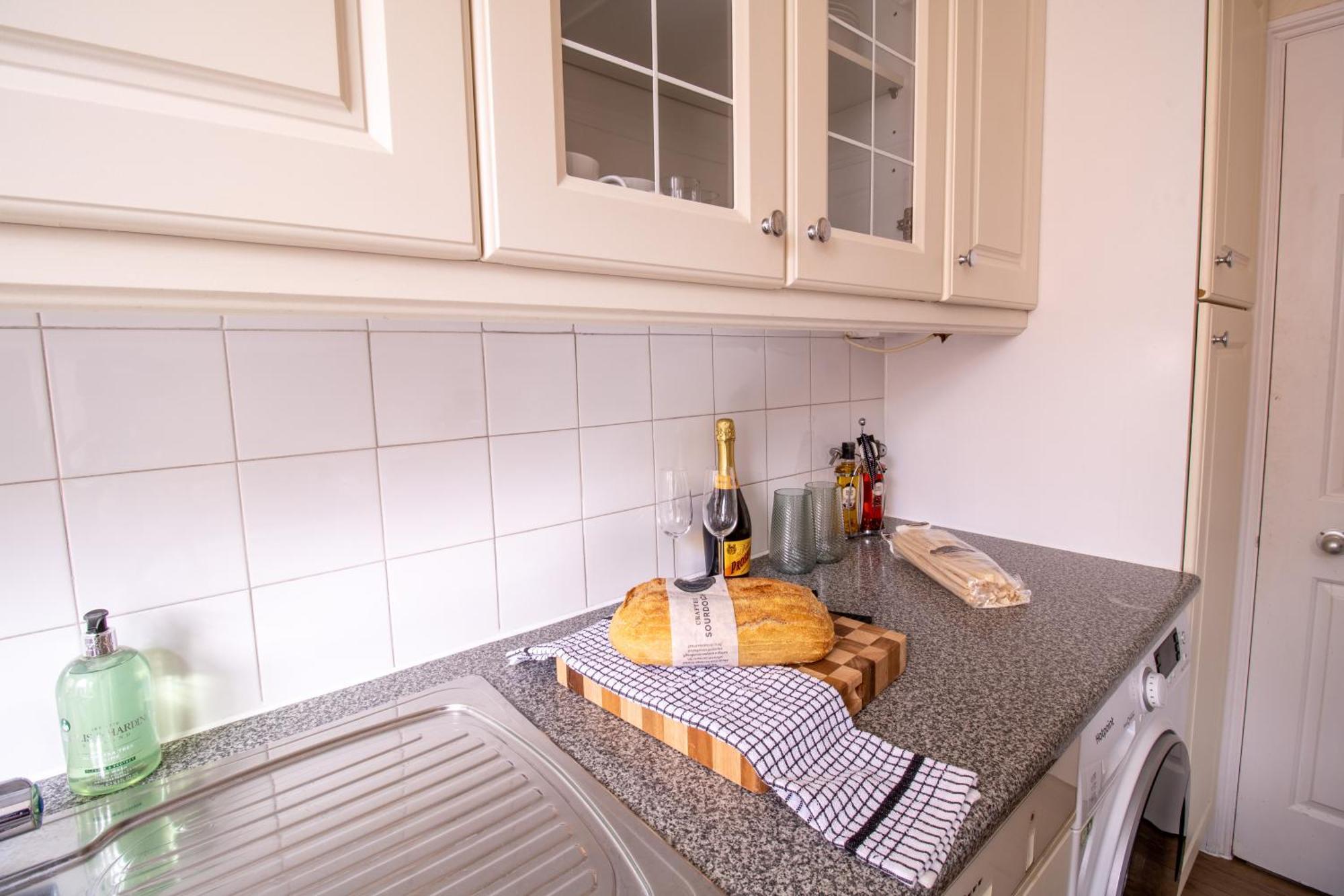 Cosy 2-Bedroom Apartment In Mayfair 8Cb - 4Th Floor No Elevator London Exterior photo